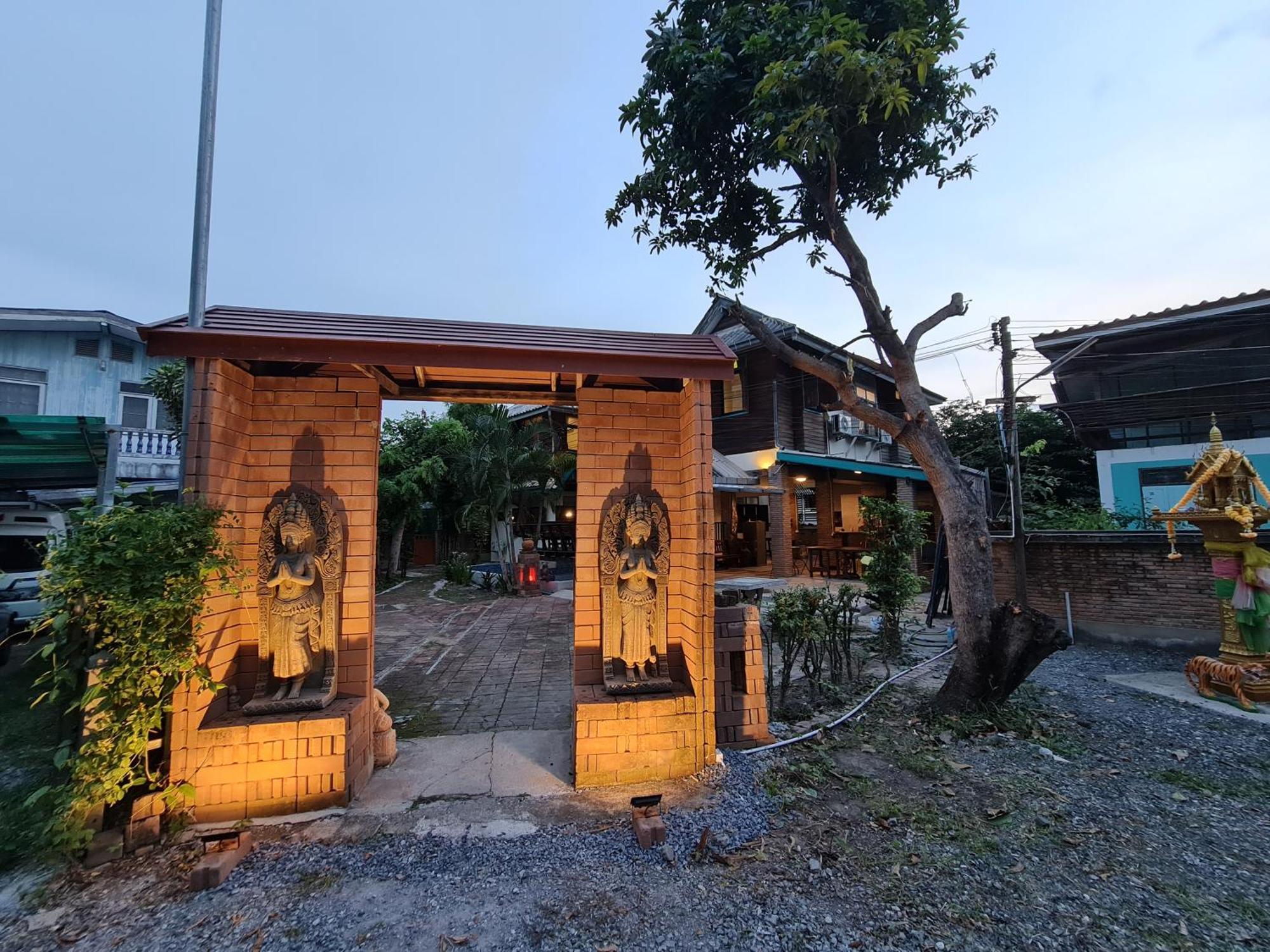 Tepbunthomhouse Ayutthayaアパートメント エクステリア 写真