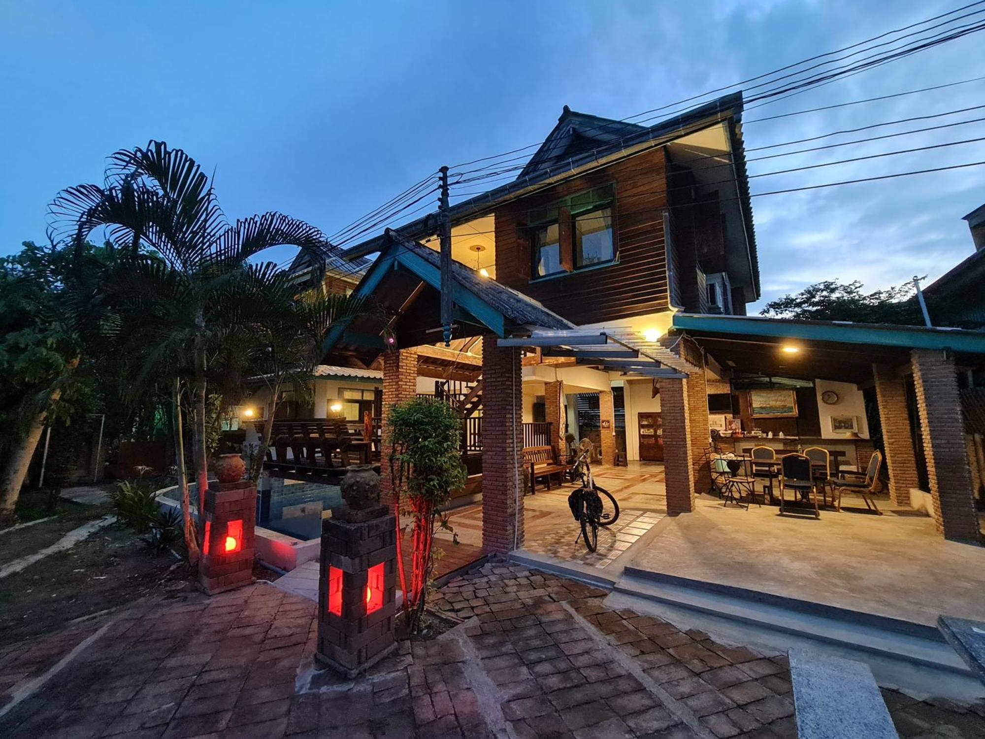 Tepbunthomhouse Ayutthayaアパートメント エクステリア 写真